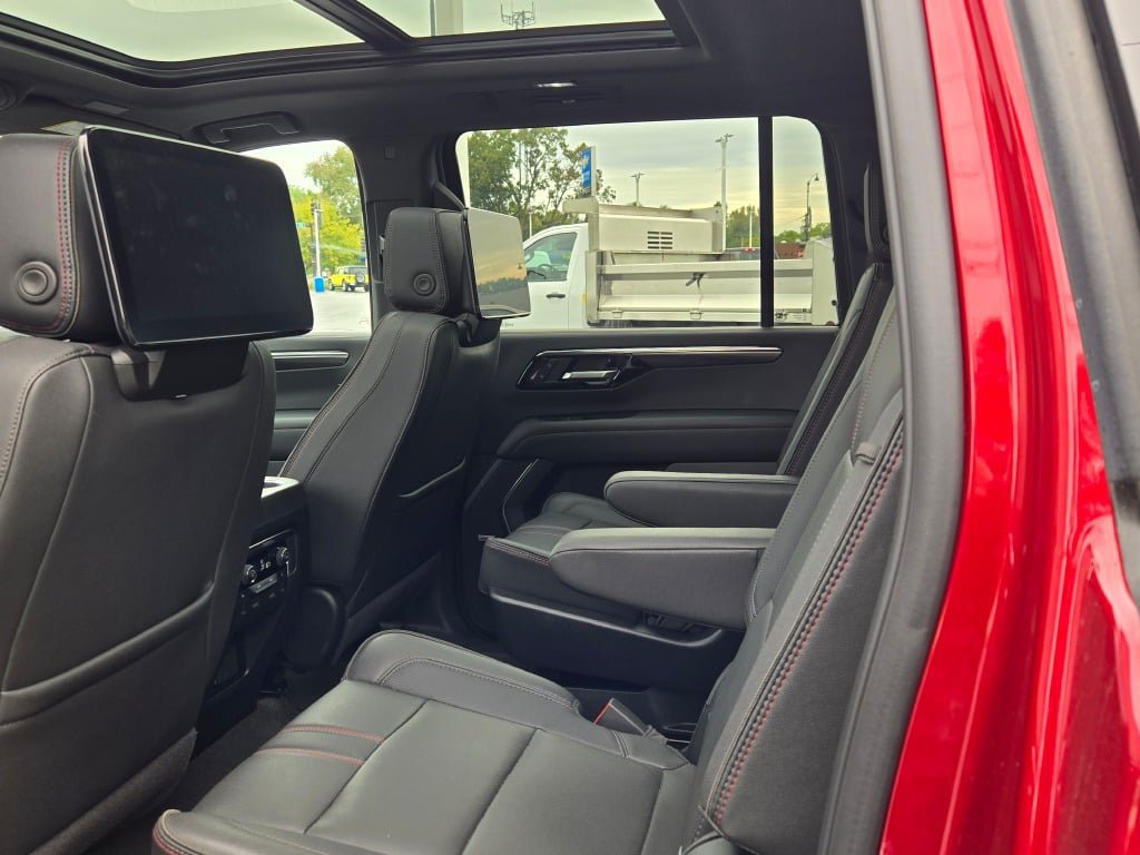 Used 2025 Chevrolet Suburban RST w/ Advanced Technology Package AWD/4WD image 20