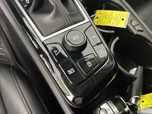 Used 2024 Kia Sportage EX image 30