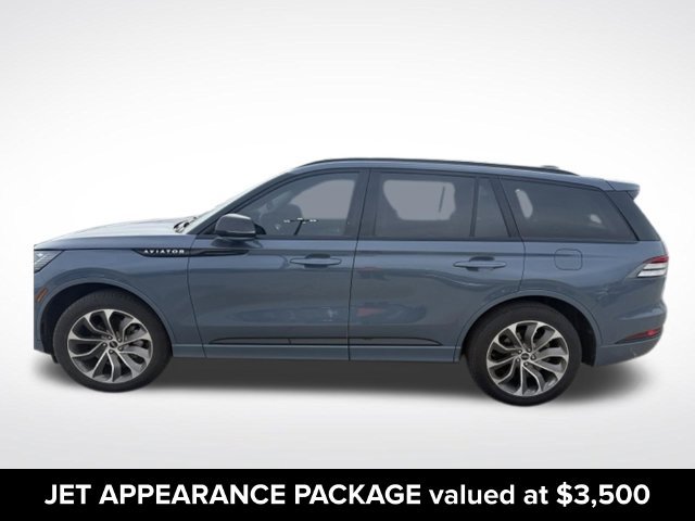Used 2025 Lincoln Aviator AWD w/ Jet Appearance Package image 4