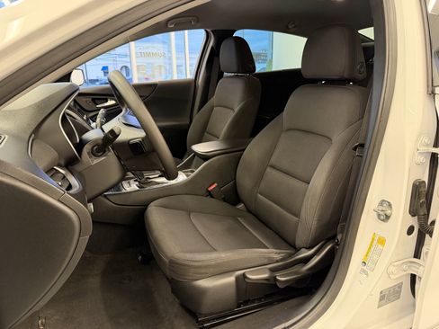 Used 2020 Chevrolet Malibu LS image 31