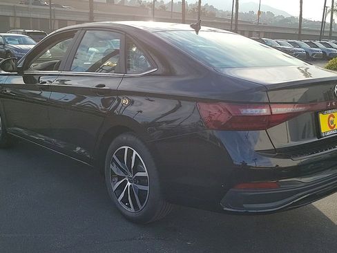 New 2026 Volkswagen Jetta SE image 6