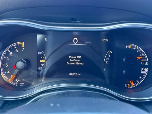 Used 2020 Jeep Grand Cherokee Laredo AWD/4WD image 13