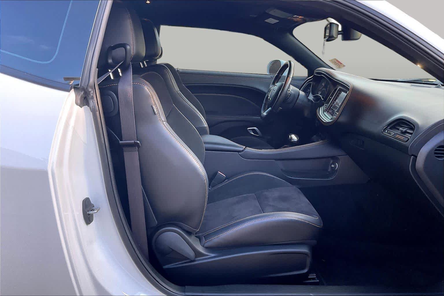 Used 2022 Dodge Challenger R/T Scat Pack RWD image 9