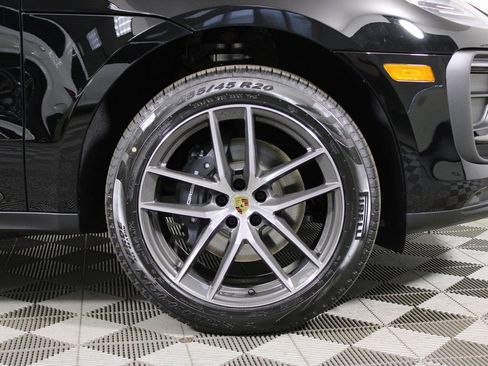 Certified 2026 Porsche Macan AWD/4WD image 43
