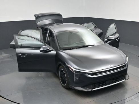Certified 2025 Kia K4 EX image 19