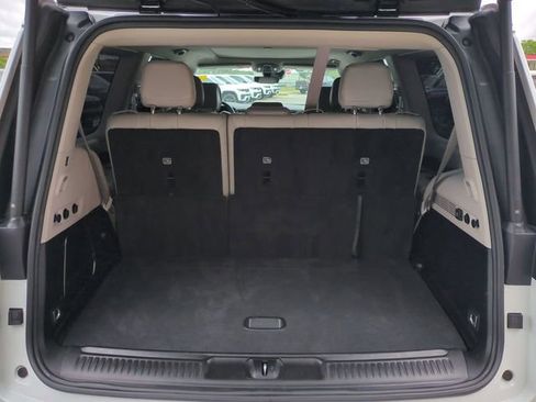 Used 2023 Jeep Wagoneer 4WD w/ Premium Group I image 13
