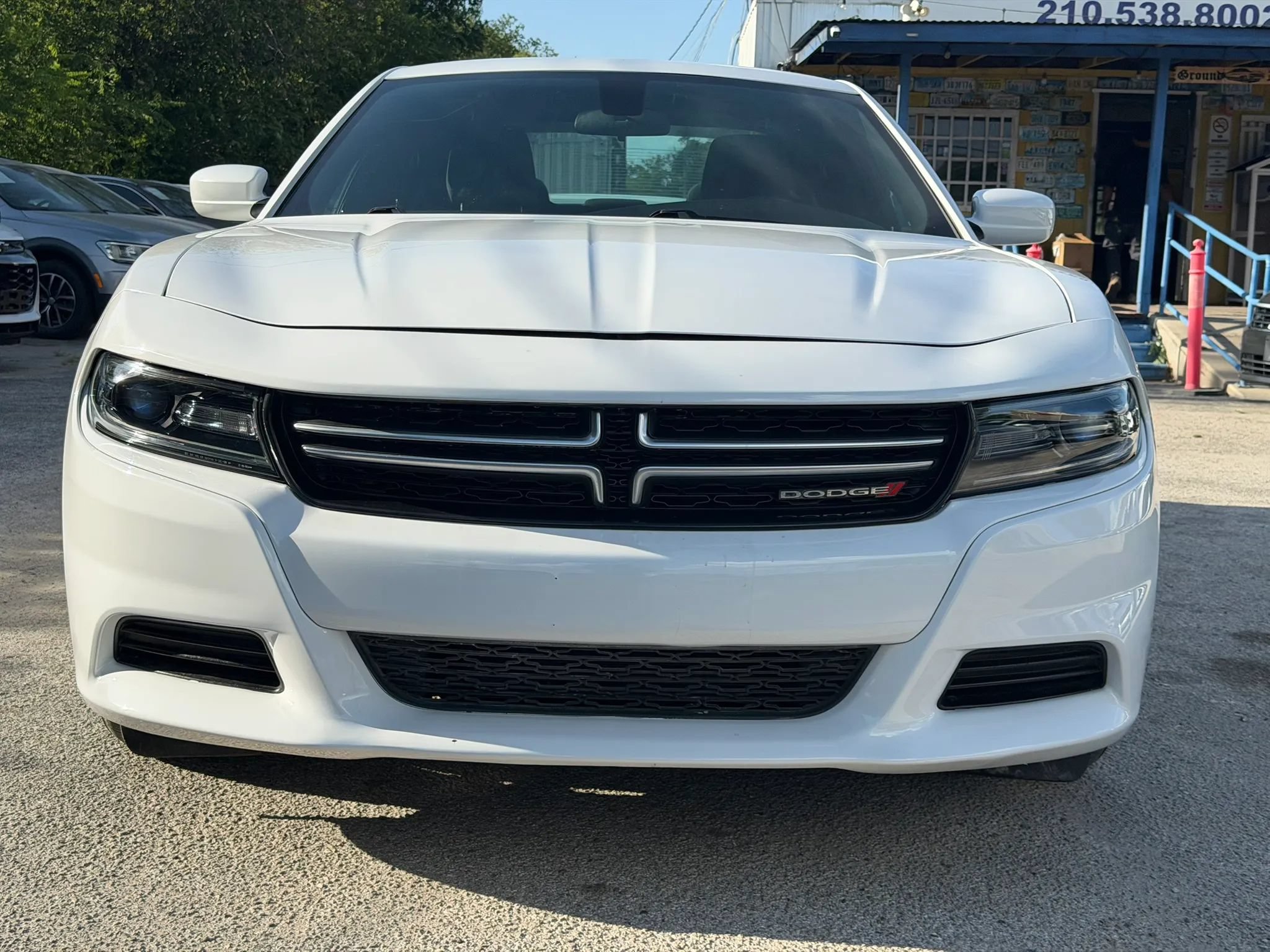 Used 2018 Dodge Charger SXT RWD image 2
