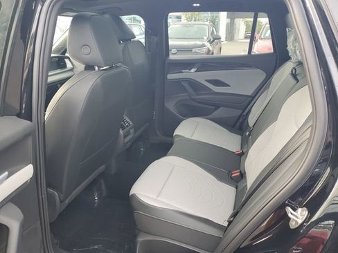 New 2026 Volkswagen Tiguan SE R-Line FWD image 11