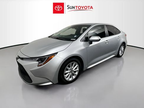 Used 2021 Toyota Corolla LE w/ LE Convenience Package FWD image 9