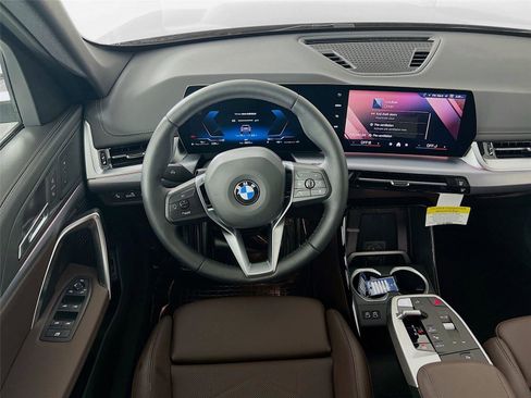 Certified 2025 BMW X1 xDrive28i w/ Convenience Package image 19