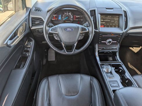 Used 2019 Ford Edge Titanium w/ Cold Weather Package AWD/4WD image 17