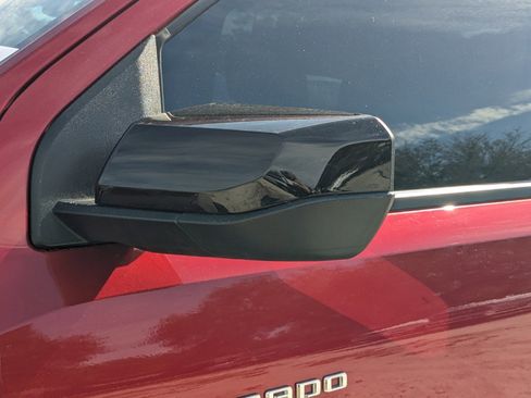 Used 2023 Chevrolet Colorado Z71 w/ Z71 Convenience Package 2 image 11