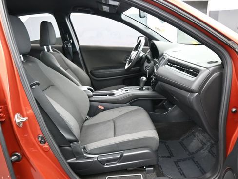 Used 2019 Honda HR-V Sport image 38