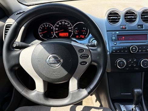 Used 2010 Nissan Altima 2.5 S FWD image 13