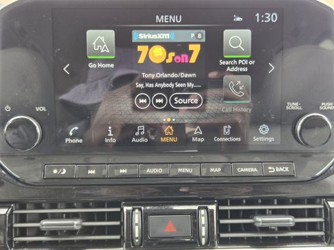 Used 2024 Nissan Pathfinder SL AWD/4WD image 13