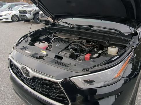 Used 2023 Toyota Highlander XLE image 43