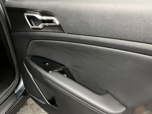 Certified 2023 Kia Sportage EX FWD image 30