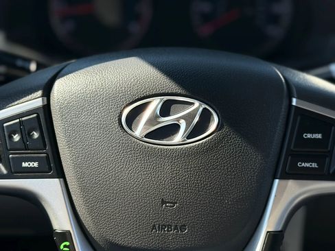 Used 2013 Hyundai Accent GLS w/ Premium Pkg image 19