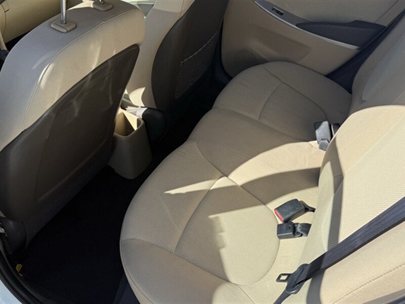 Used 2014 Hyundai Accent GLS FWD image 18