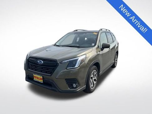 Used 2024 Subaru Forester Premium AWD/4WD image 3