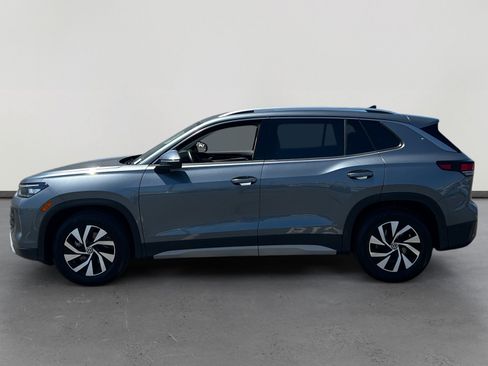 Used 2026 Volkswagen Tiguan S FWD image 2