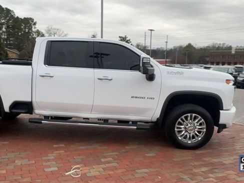 Used 2023 Chevrolet Silverado 2500 High Country w/ Z71 Off-Road Package image 2