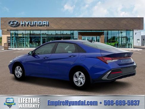 New 2026 Hyundai Elantra SE FWD image 4