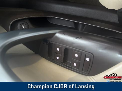 Used 2017 Buick Regal Sport Touring image 10