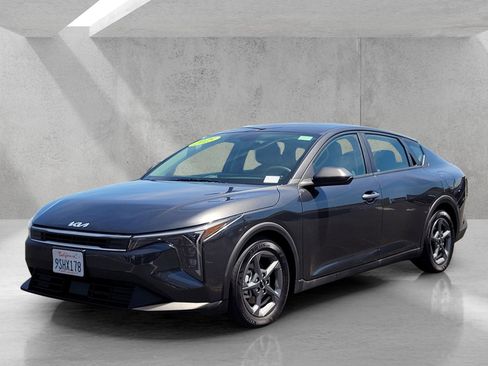 Used 2025 Kia K4 LXS FWD image 8
