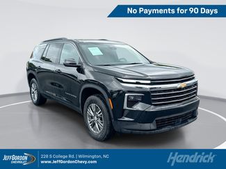 Used 2025 Chevrolet Traverse LT FWD video 1