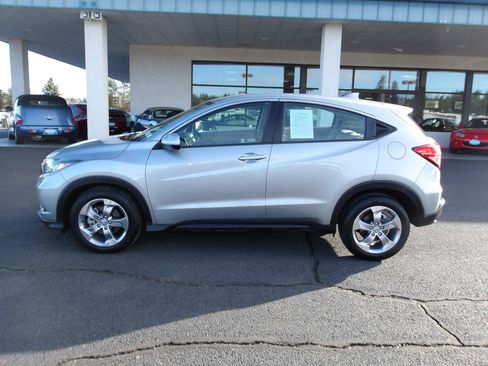 Used 2018 Honda HR-V LX image 2