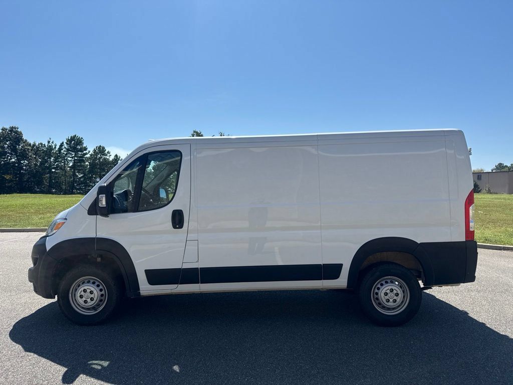 Used 2025 RAM ProMaster 2500 w/ Convenience Group FWD image 4