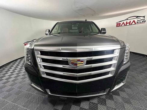 Used 2017 Cadillac Escalade Luxury AWD/4WD image 15