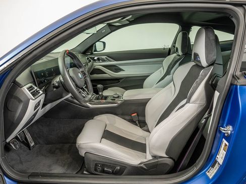 Used 2026 BMW M4 Coupe RWD image 36