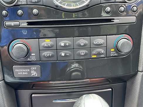 Used 2014 INFINITI QX70 AWD w/ Premium Package image 16