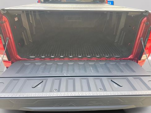 Used 2024 Chevrolet Colorado LT w/ LT Convenience Package image 14