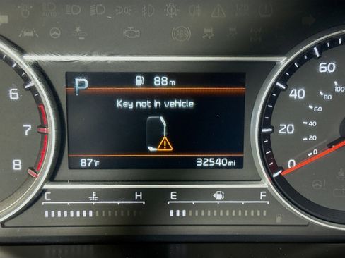 Used 2023 Kia Sorento S w/ Panoramic Sunroof Package FWD image 16