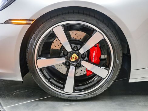 Certified 2023 Porsche 911 Targa 4S AWD/4WD image 13