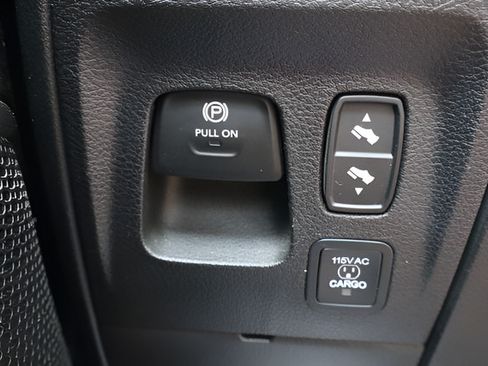 Used 2025 RAM 1500 Big Horn AWD/4WD image 36