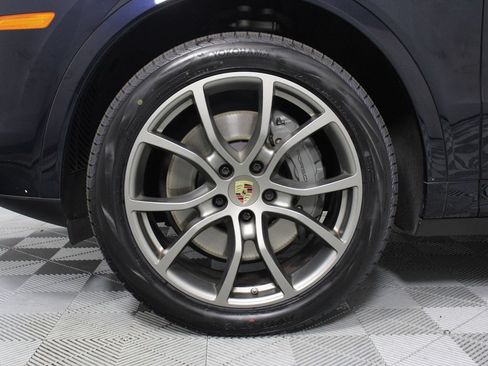Certified 2023 Porsche Cayenne S AWD/4WD image 30