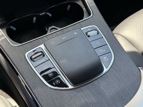 Used 2022 Mercedes-Benz GLC 300 image 23