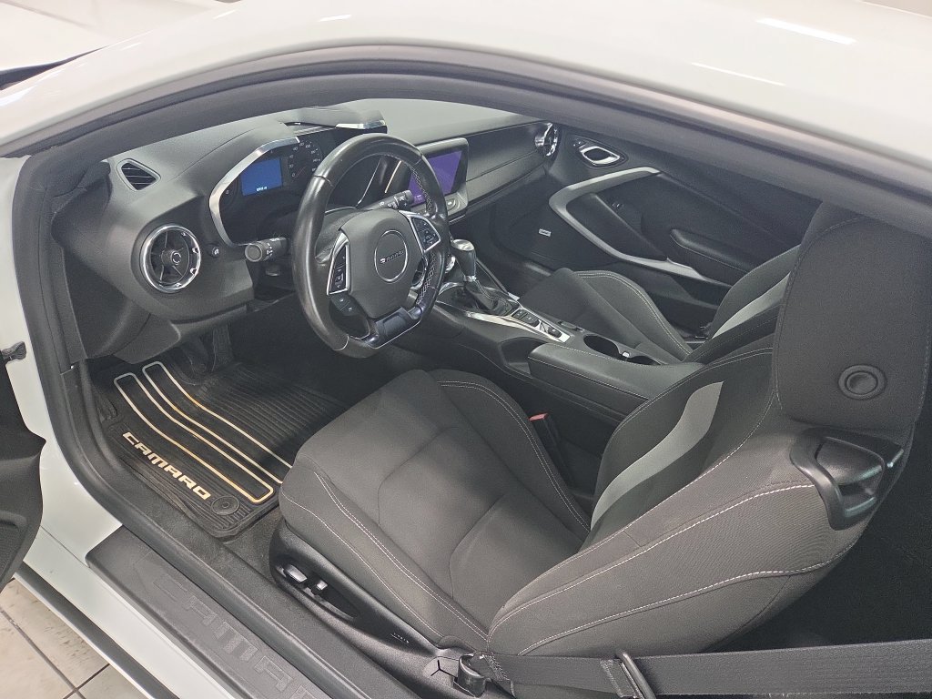 Used 2019 Chevrolet Camaro LT w/ Technology Package RWD image 19