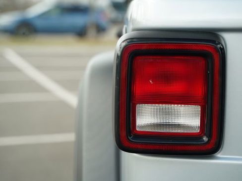 Used 2022 Jeep Wrangler Unlimited Sport image 41