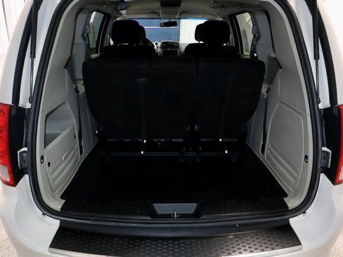 Used 2012 Dodge Grand Caravan SE image 12