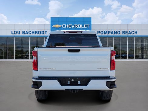 Used 2023 Chevrolet Silverado 1500 Custom RWD image 2