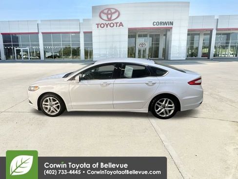 Used 2014 Ford Fusion SE image 5