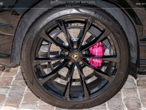 Used 2022 Lamborghini Urus AWD/4WD image 41