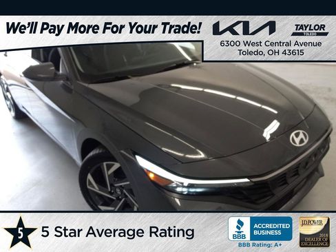 Used 2025 Hyundai Elantra SEL FWD image 1
