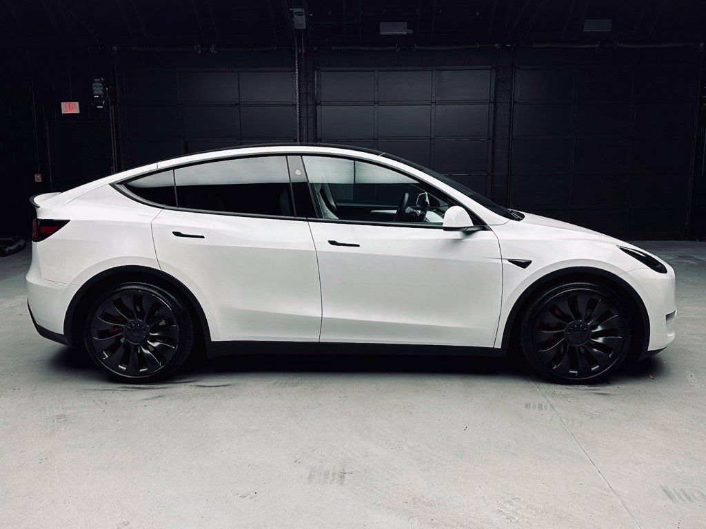 Used 2023 Tesla Model Y Performance AWD/4WD image 8