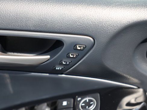 Used 2018 Lexus IS 300 AWD w/ Comfort Package image 9